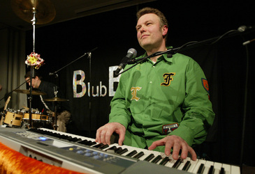 Nico Walser, Wolfgang Grieger