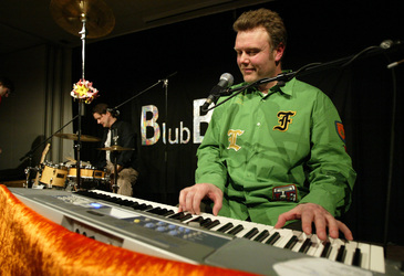 Nico Walser, Wolfgang Grieger