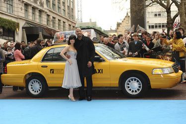 Carla Gugino, Dwayne Johnson