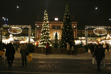 Weihnachtsmarkt auf dem Ernst-August-Platz