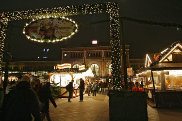 Weihnachtsmarkt auf dem Ernst-August-Platz