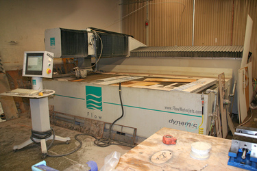 Flow-Jet Metallschneidemachine