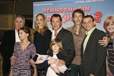 Peter Timm, Sophie von Kessel, Sebastian Koch, Andreas Schmidt, Dominique Horwitz, Sina Richardt, Maurice Teichert