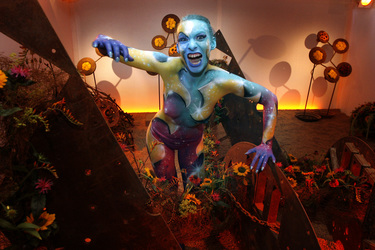 Universum in Rüstung / Armored Universe