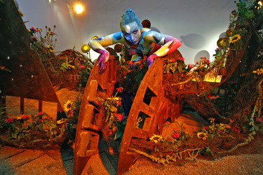 Universum in Rüstung / Armored Universe