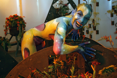 Universum in Rüstung / Armored Universe