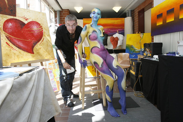 Jörg Düsterwald mit Model Sarah