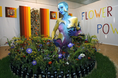 Universum in Rüstung / Armored Universe