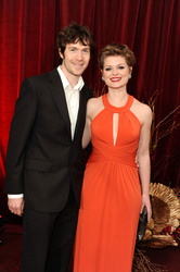 Selina Chilton mit Begleitung