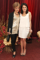 Lacey Turner mit Begleitung