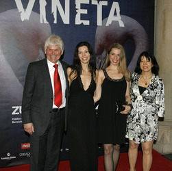 Franziska Stünkel mit Vater Werner, Schwester Regine und Mutter Heike