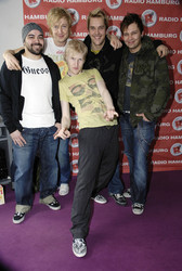 Raul Ruutu, Samu Haber, Jukka Backlund, Janne Kärkkäinen, Sami Osala (Sunrise Avenue)