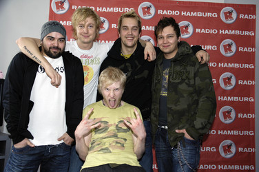 Raul Ruutu, Samu Haber, Jukka Backlund, Janne Kärkkäinen, Sami Osala (Sunrise Avenue)