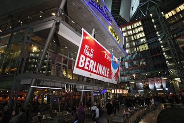 CineStar Kino mit Berlinale Plakat