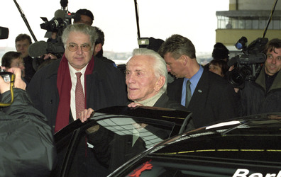 Moritz de Hadeln, Kirk Douglas