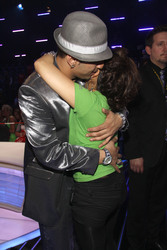 Mehrzad Marashi mit seiner frisch Verlobten Denisse