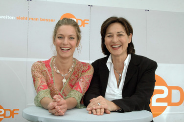 Lisa Martinek, Charlotte Schwab