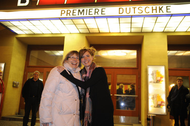 Gretchen Dutschke, Emily Cox