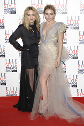 Mary-Kate Olsen, Ashley Olsen