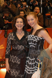 Hannelore Elsner, Nadja Uhl