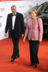 Bernd Neumann, Angela Merkel