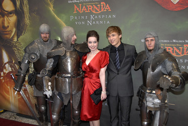 Anna Popplewell, William Moseley