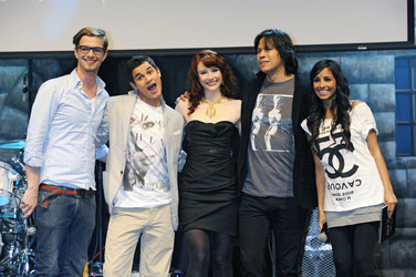 Joko Winterscheidt, Bronson Pelletier Bryce Dallas Howard, Chaske Spencer, Collien Fernandes