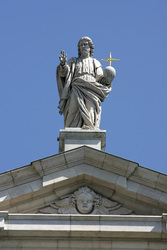 Christus Salvator Giebelfigur auf dem Dom