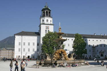 Residenzbrunnen und Neue Residenz