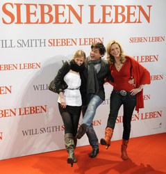 Tobey Wilson mit Freundin Liisa Kessler, Inge Posmyk