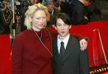 Tilda Swinton, Lou Taylor Pucci