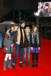 Anouschka Renzi mit Maren. Celina und Cjara