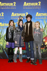 Anouschka Renzi mit Maren. Celina und Cjara