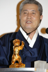 Goldener Berlinale Ehrenbär von Im Kwon-taek