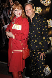 Romy Haag und Begleitung