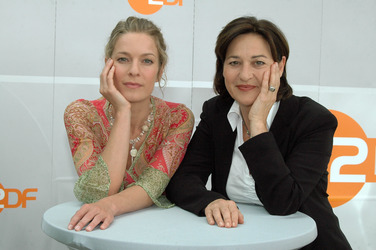 Lisa Martinek, Charlotte Schwab