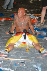 Enttäuschter deutscher Fan auf der Fanmeile am Brandenburger Tor
