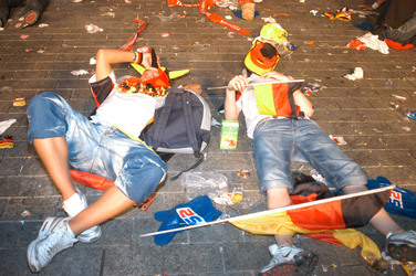 Enttäuschte deutsche Fans auf der Fanmeile am Brandenburger Tor