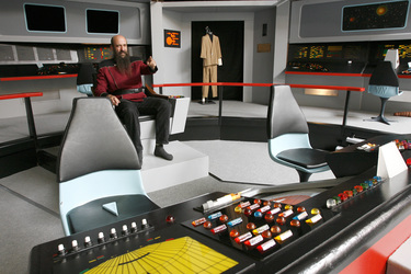 Martin Netter auf der Brücke vom Raumschiff Enterprise aus 'Star Trek: The Original Series'