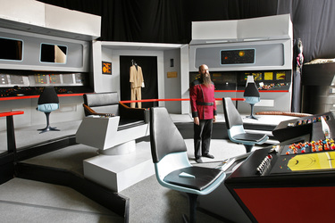 Martin Netter auf der Brücke vom Raumschiff Enterprise aus 'Star Trek: The Original Series'