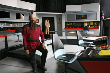 Martin Netter auf der Brücke vom Raumschiff Enterprise aus 'Star Trek: The Original Series'