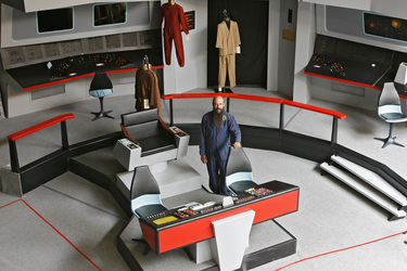 Martin Netter auf der Brücke vom Raumschiff Enterprise aus 'Star Trek: The Original Series'