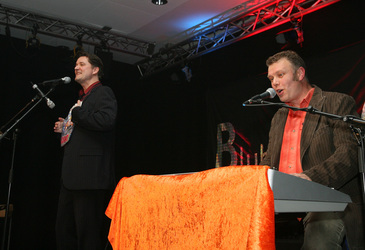 Nico Walser, Wolfgang Grieger