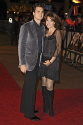 Natasha Kaplinsky mit Begleitung