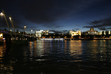 Blick von der Royal Festival Hall über die Themse
