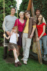 Markus Knüfken, Susanna Simon, Stefan Miess, Pasquale Aleardi, Emilia Schüle, Kara McSorley