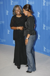 Violetta Wallace, Angela Bassett