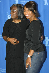 Violetta Wallace, Angela Bassett