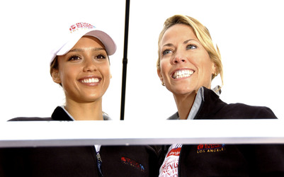 Jessica Alba, Sheryl Crow