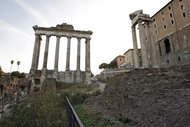 Tempio di Saturno / Tempel des Saturn